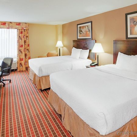 La Quinta Inn & Suites Pittsburgh North McCandless Township Eksteriør billede